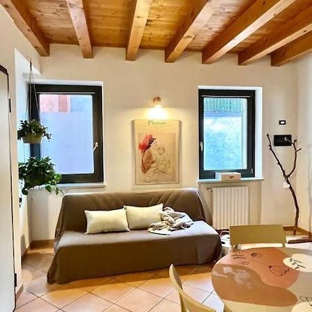 La Casa Di Nina - Appartamento 1 Valeggio sul Mincio Exterior foto